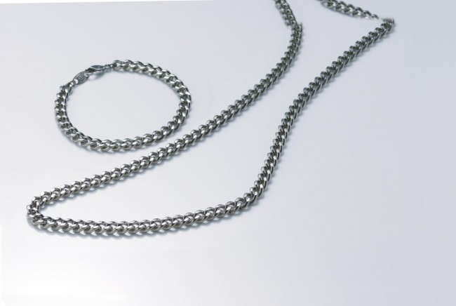 Collier en titane Phiten PGA TOUR - Rouge, 18 pouces Guadeloupe